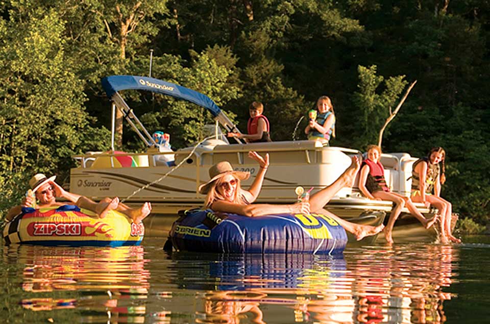 Patio Boat Fun 2015-family-patio-boat-001